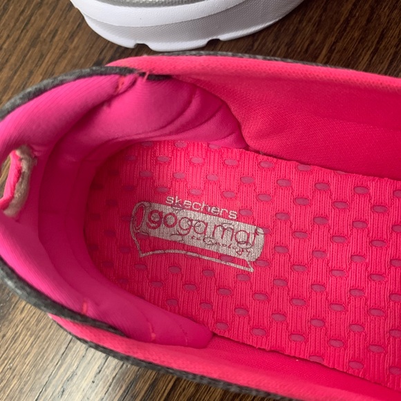 New Skechers Go Walk 3 Gray & Pink Girls Size 2 - Picture 11 of 12